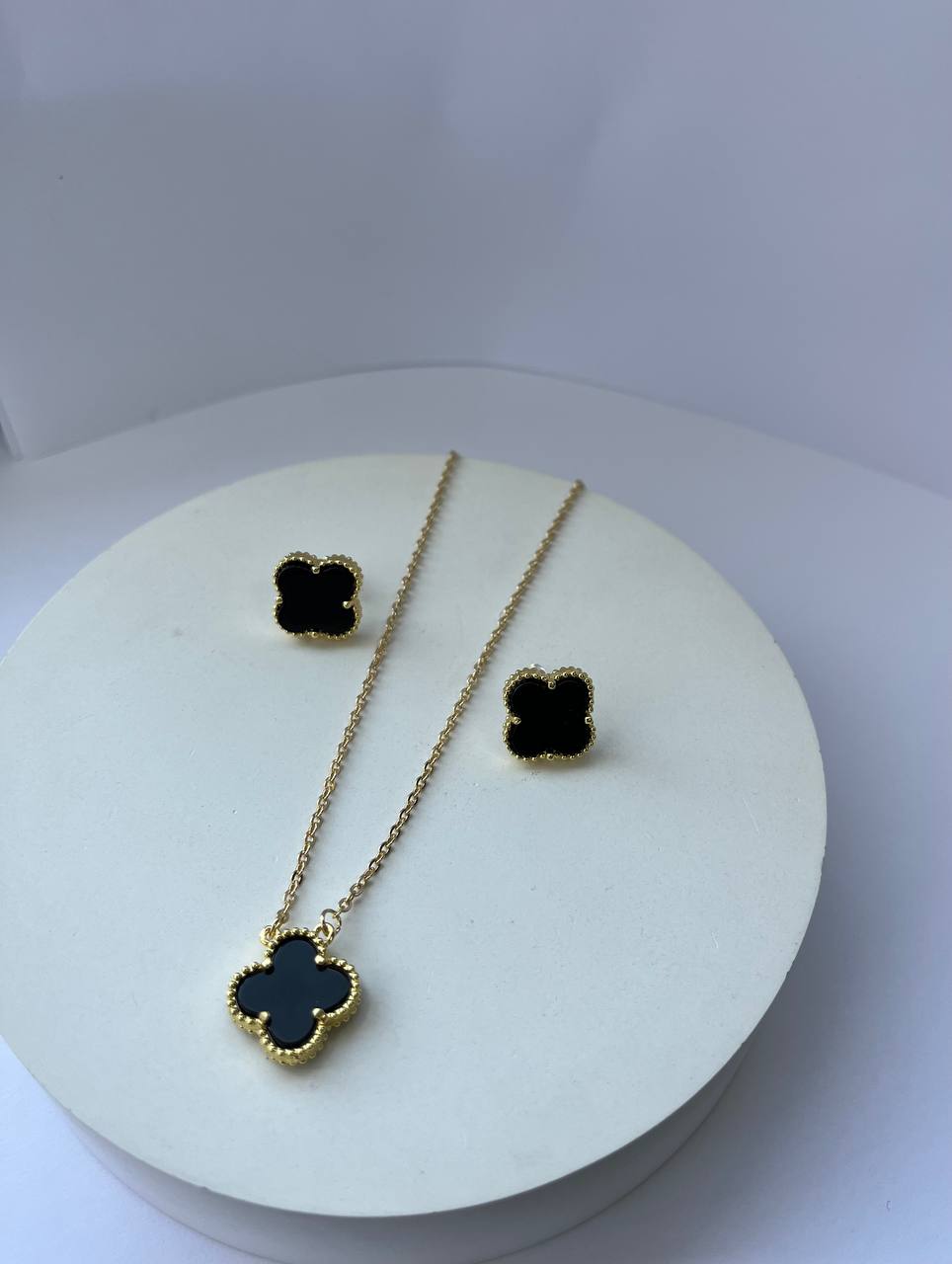 Набір (сережки та підвіска)