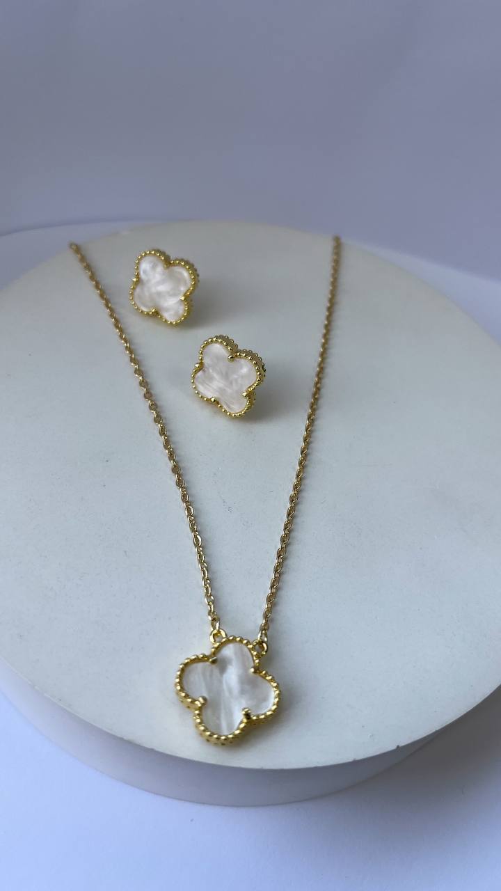 Набір (сережки та підвіска)